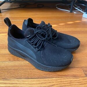Black Men’s Puma Tennis Shoes